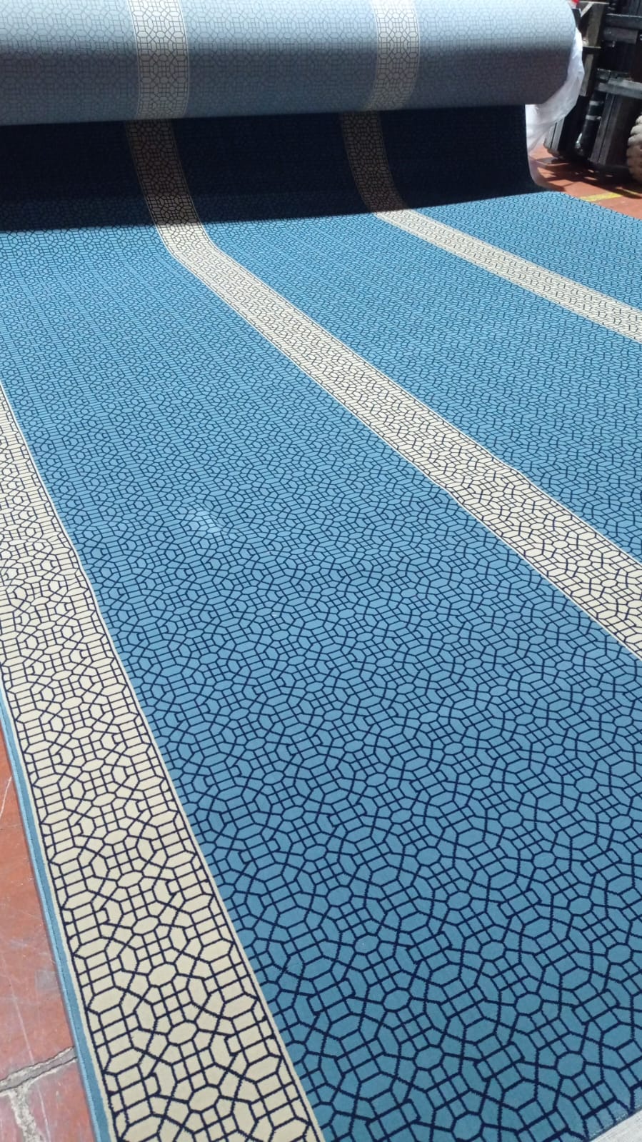 al-mumtaz-1.25-million-luxury-carpet-by-al-samiah