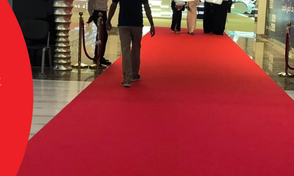 exhibition-carpets-dubai-event-red-flooring-at-alsamiah-furniture